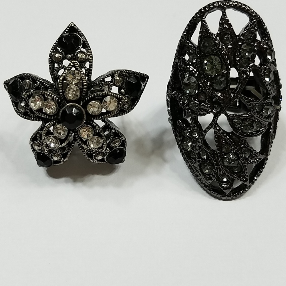 Light Use! Adjustable band Rings!
